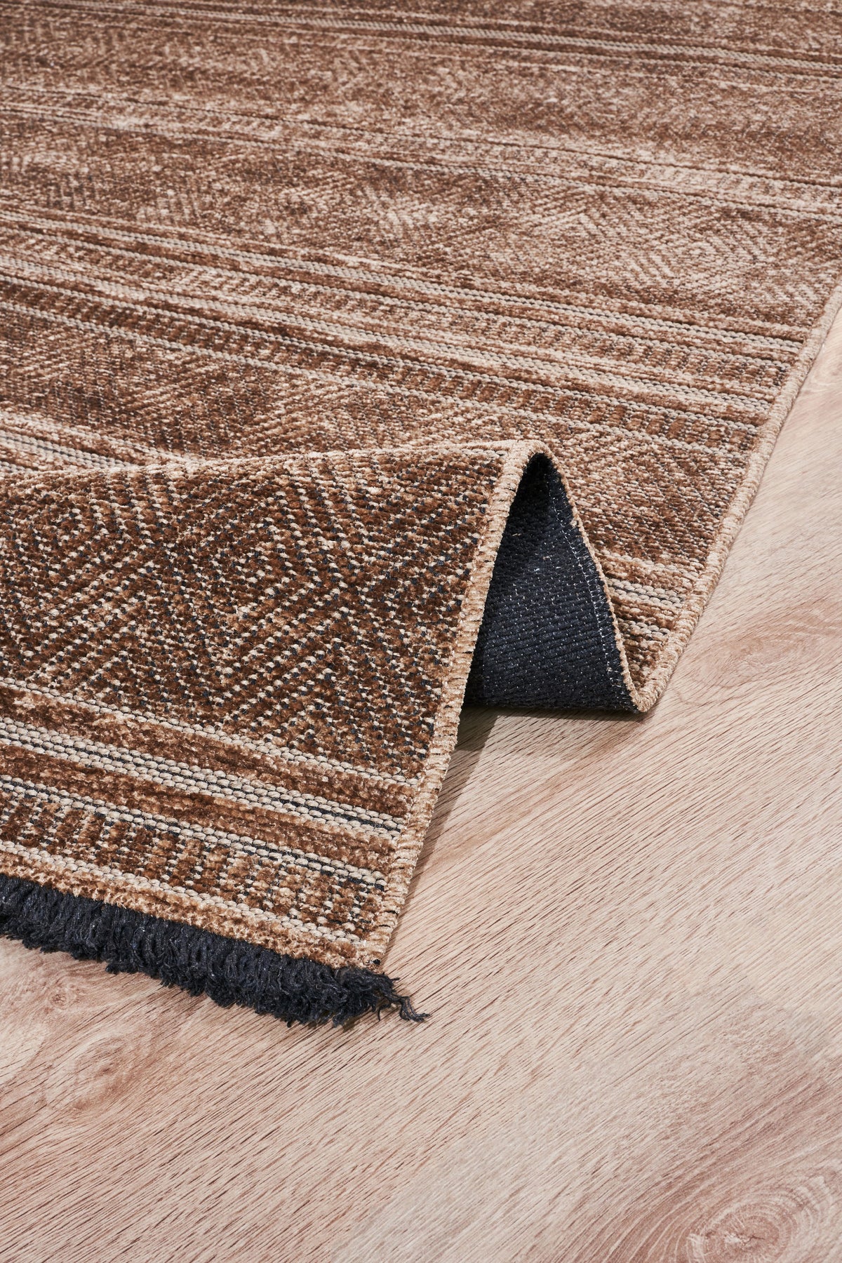 Alkora Kahverengi Bej Geometrik Modern Makine Halısı