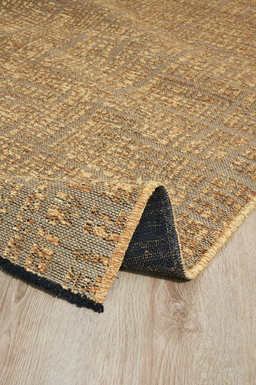 Alkora Altın Gri Geometrik Modern Desenli Makine Halısı