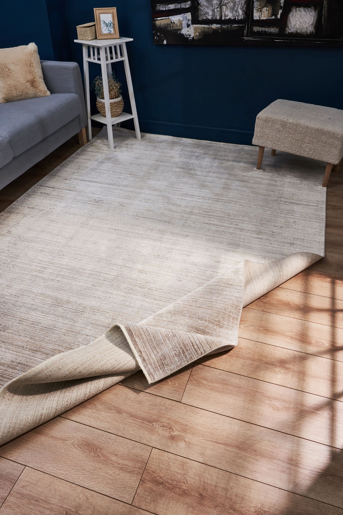 Noveli Krem Bej İnce Dikey Çizgili Minimalist Salon Halısı