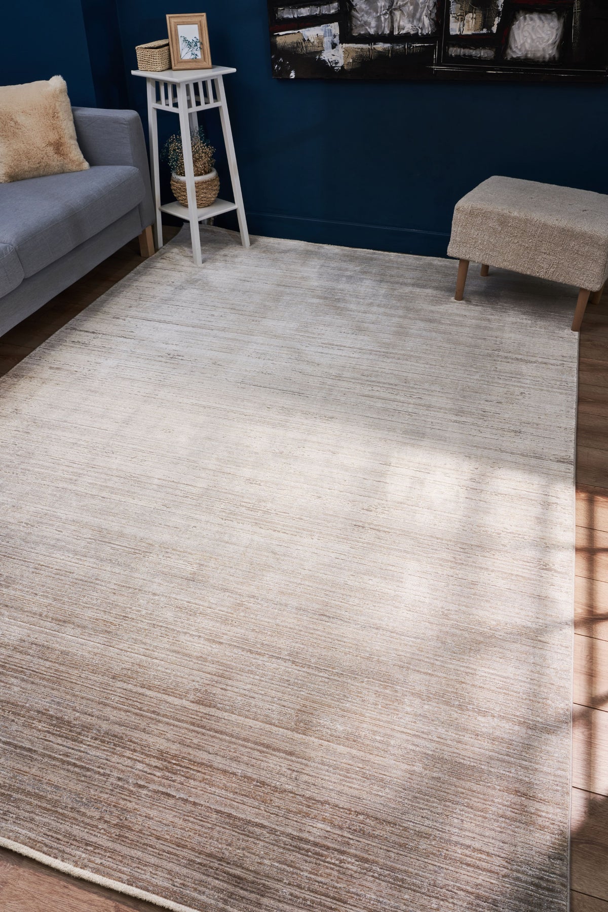 Noveli Krem Bej İnce Dikey Çizgili Minimalist Salon Halısı