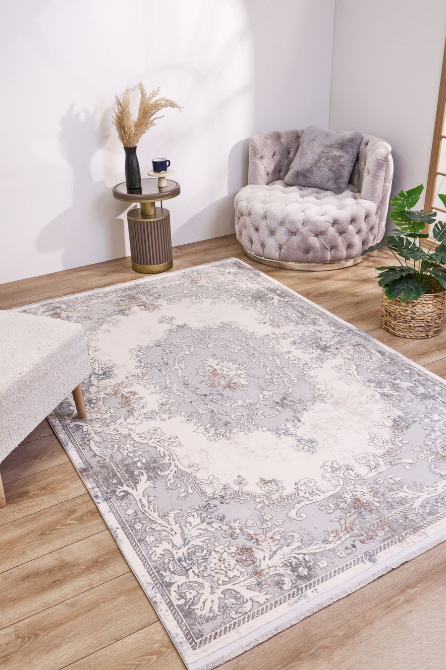 Olvira Gri Beyaz Madalyonlu Vintage Eskitme Efektli Klasik Makine Halısı