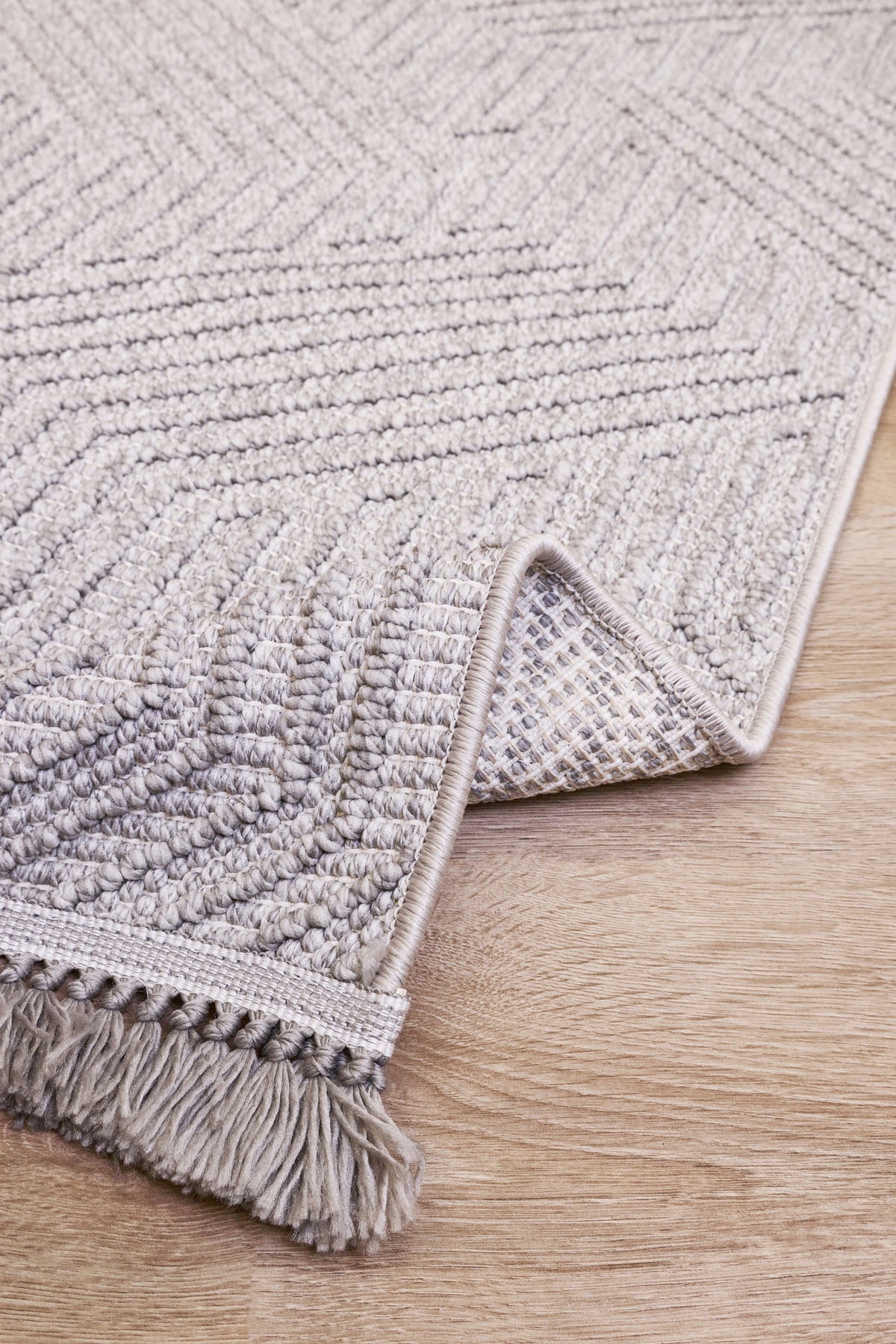 Lunera Gri Beyaz Geometrik Zig-Zag Desenli Modern Makine Halısı