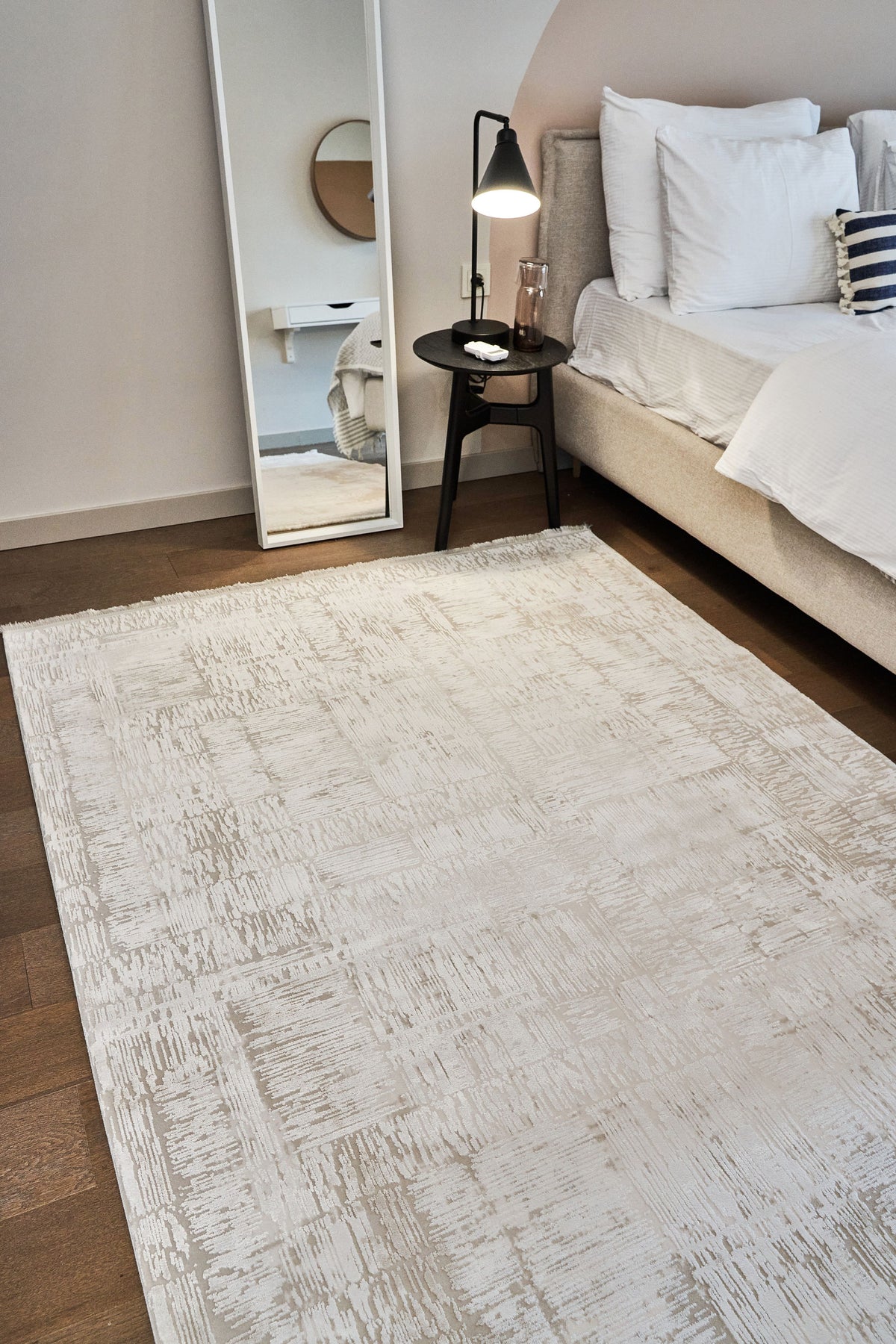 Mirelo Bej Krem Soyut Desenli Modern Makine Halısı