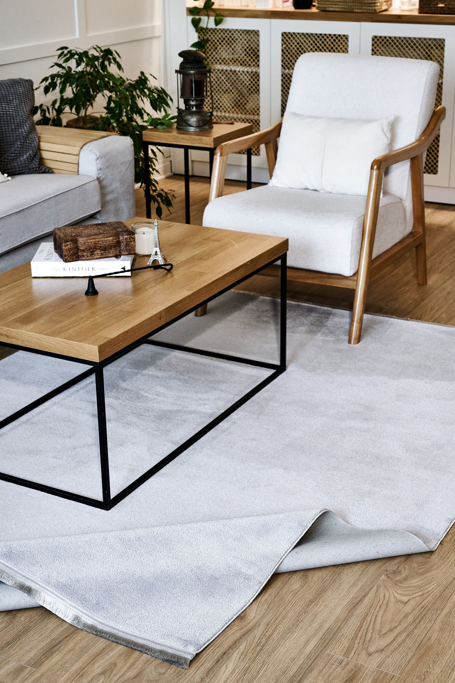 Sanova Açık Gri Düz Desenli Kadifemsi Modern Makine Halısı