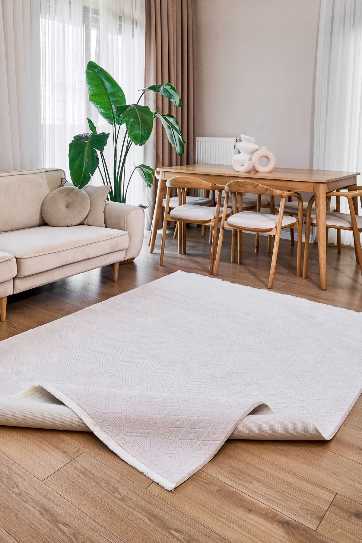 Selvin Ekru Kırmızı Geometrik Desenli Modern Makine Halısı