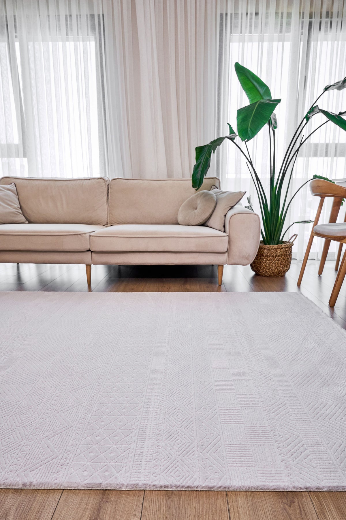 Selvin Ekru Kırmızı Geometrik Desenli Modern Makine Halısı
