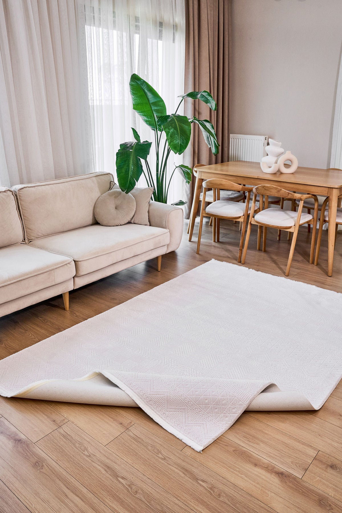 Selvin Ekru Kırmızı Geometrik Desenli Modern Makine Halısı