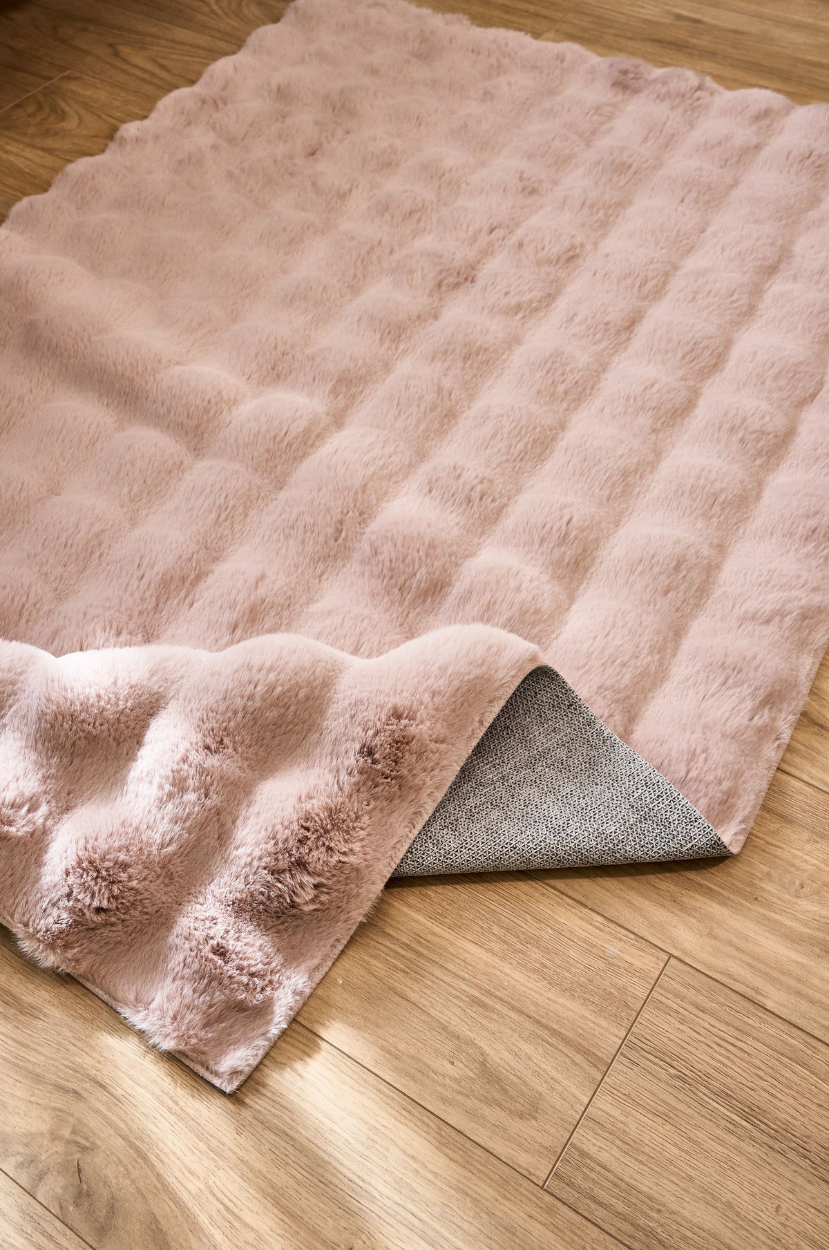 Tavlin Toz Pembe Düz Desenli Modern Makine Halısı