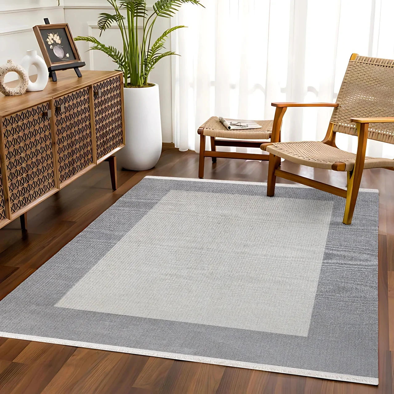 Beyaz Gri Bordürlü Minimalist Halı - Yıkanabilir - Kaymaz Taban - Pati Dostu
