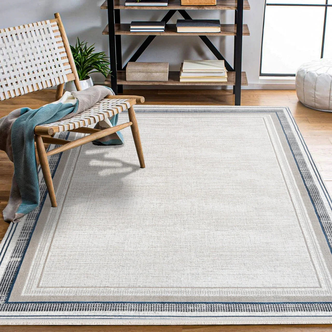 Beyaz Gri Bordürlü Minimalist Halı - Yıkanabilir - Kaymaz Taban - Pati Dostu