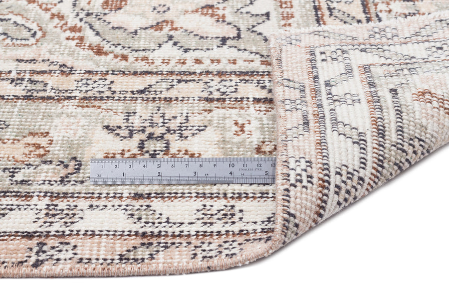 Tirena Bej ve Gri Madalyon Desenli El Dokuma Halı 170x301 cm – detay görünümü