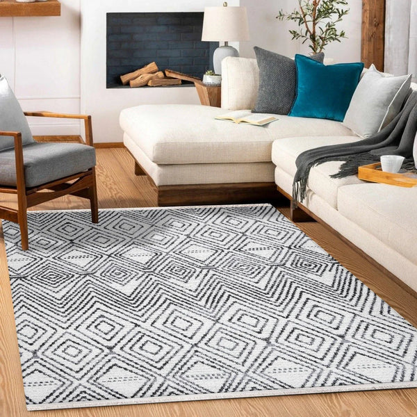 Beyaz Gri Elmas Desenli Geometrik Halı - Yıkanabilir - Kaymaz Taban - Pati Dostu