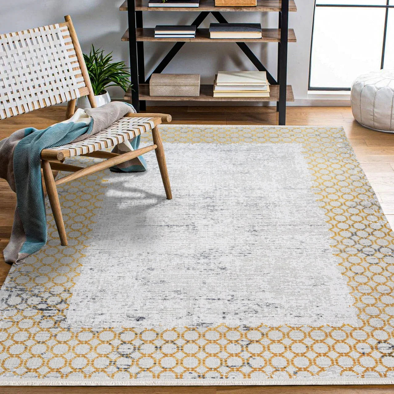 Beyaz Gold Damalı Geometrik Halı - Yıkanabilir - Kaymaz Taban - Pati Dostu