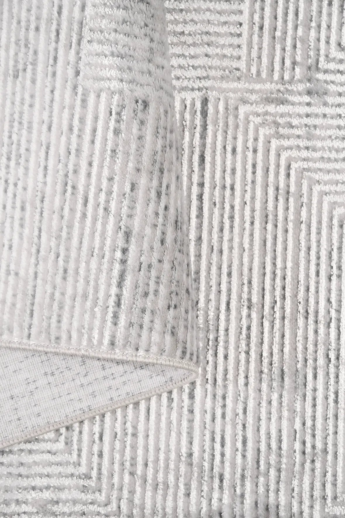 Zelvo Gri Beyaz Modern Geometrik Desenli Halı – detay görünümü