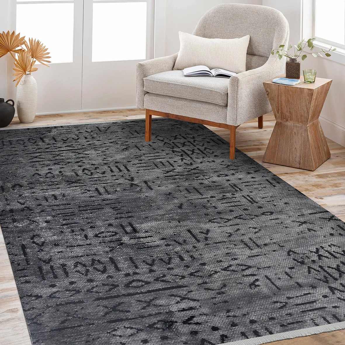 Kelaro Gri Siyah Geometrik Desenli Modern Makine Halısı – genel görünüm
