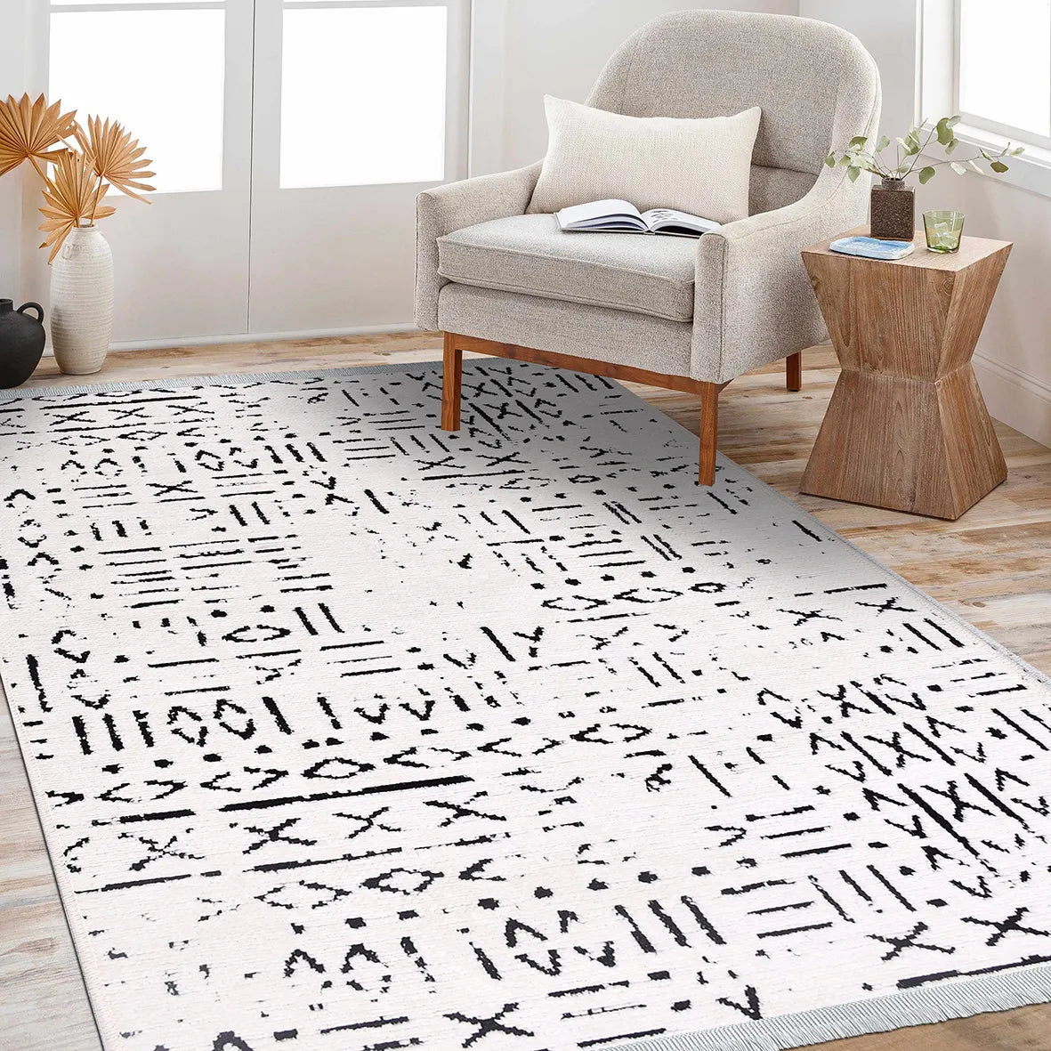 Kelaro Siyah Beyaz Geometrik Desenli Modern Makine Halısı – genel görünüm