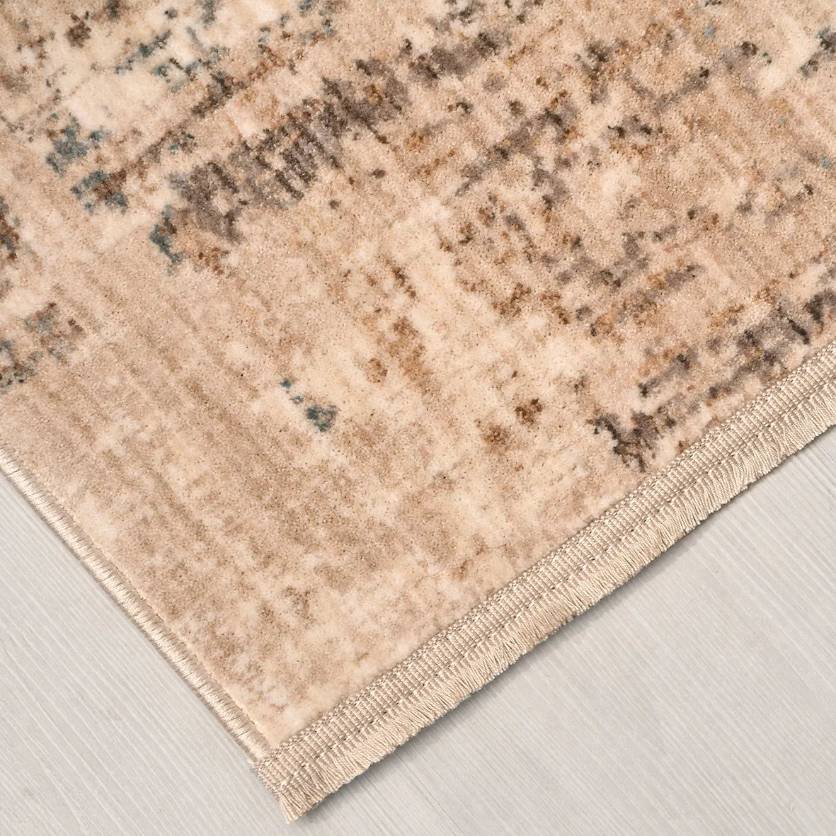 Verli Bej Kahverengi Soyut Desenli Modern Halı – mekânda kullanım