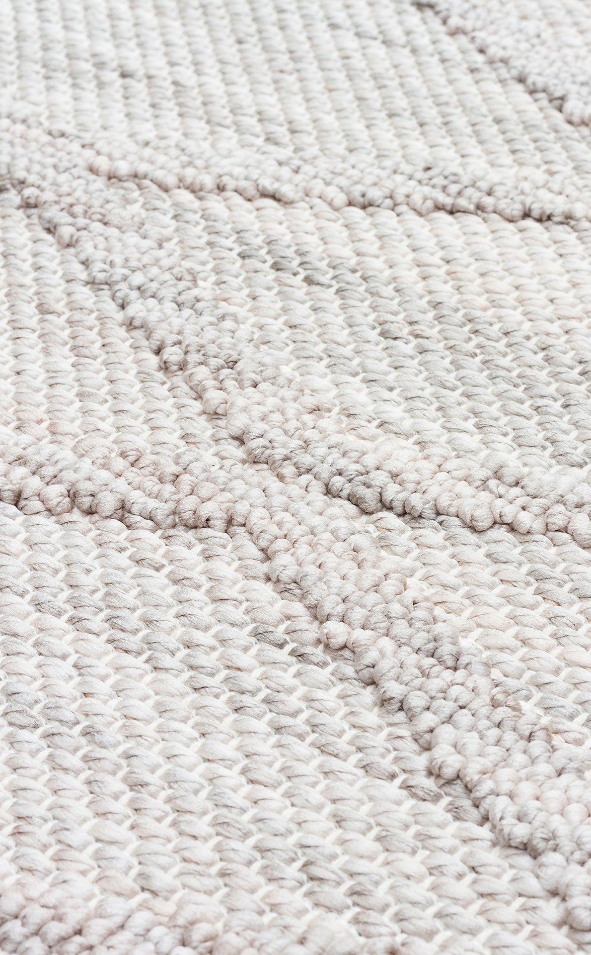Pamva Ekru Bej Geometrik Desenli Modern Polyester Makine Halısı – detay görünümü