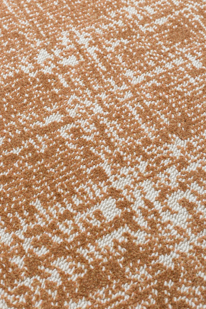 Komra Kahverengi Beyaz Soyut Desenli Modern Polyester Halı – doku yakın çekim