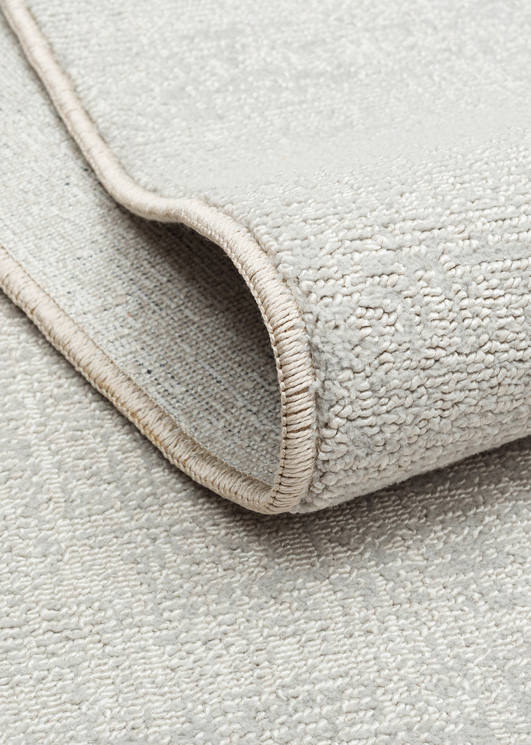 Komra Gri Beyaz Modern Düz Desenli Polyester Halı – mekânda kullanım