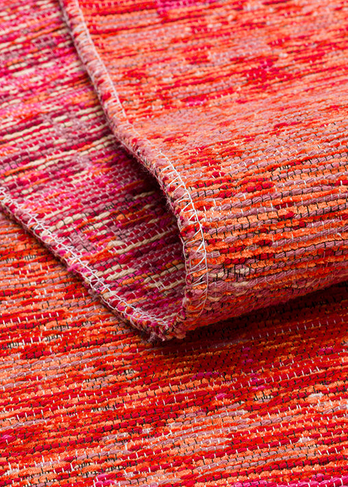 Tasene Pembe Turuncu Soyut Desenli Modern Kilim – mekânda kullanım