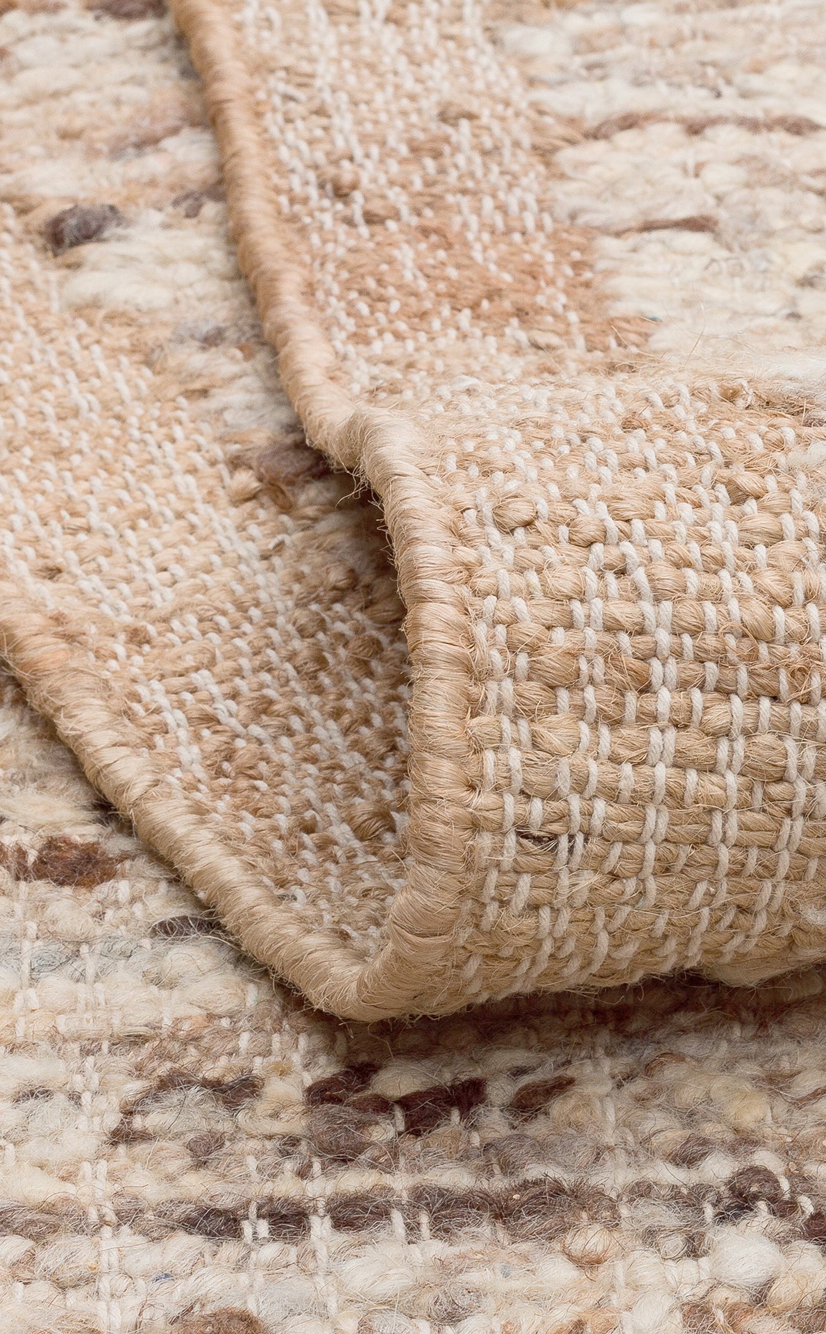 Tanero Bej Kahverengi Düz Modern Jüt Halı – kenar detayı