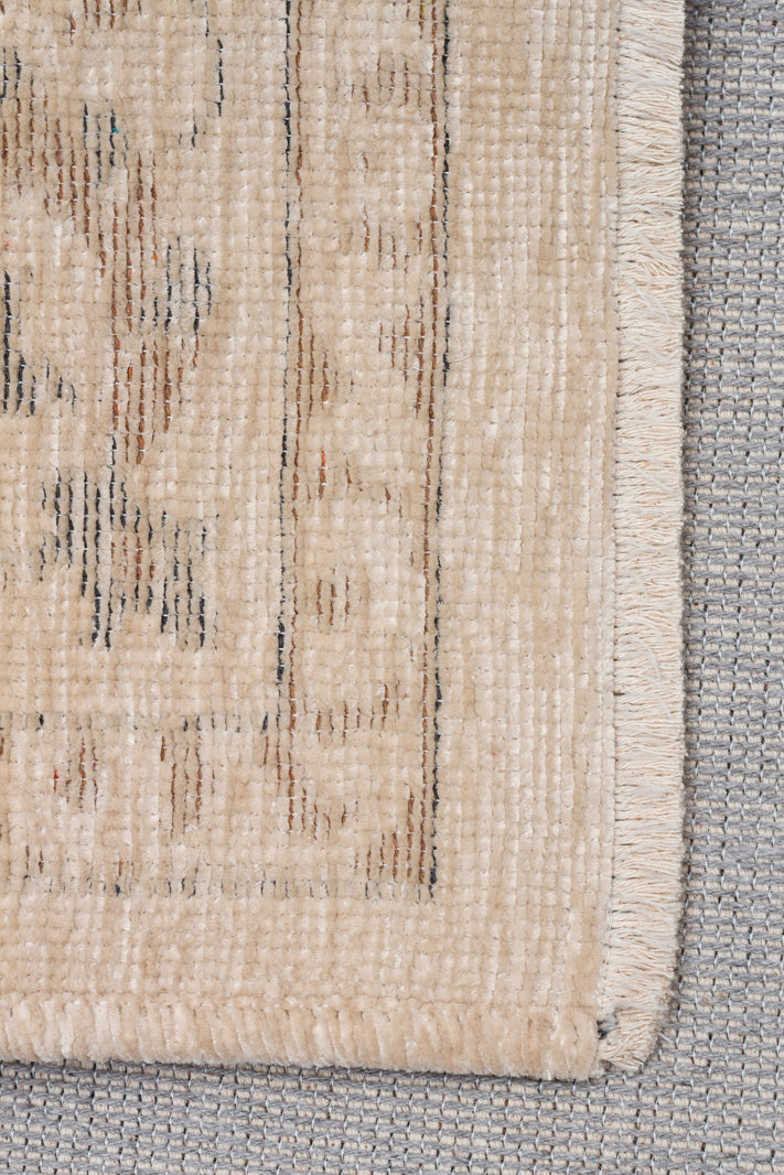 Varni Bej Gri Klasik Madalyon Desenli Dokuma Kilim – detay görünümü