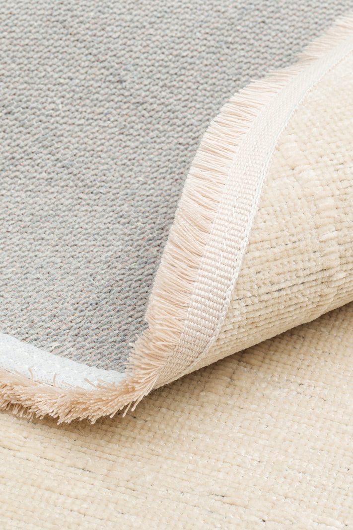 Varni Bej Beyaz Düz Renk Modern Yuvarlak Pamuk Şönil Kilim – detay görünümü