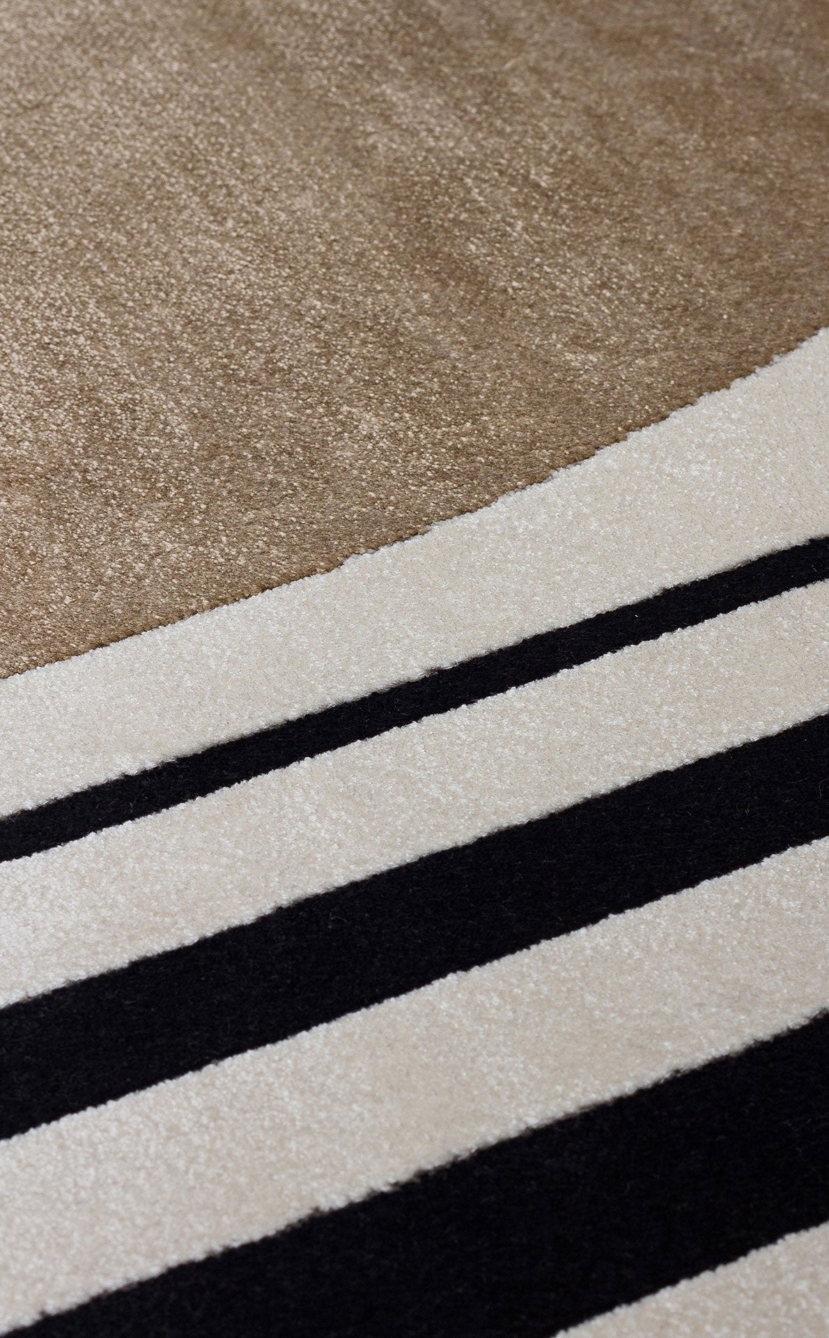 Loravo Beyaz Siyah Geometrik Desenli Modern Oval Halı – detay görünümü