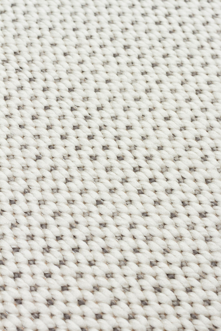 Savne Gri Bej Bordürlü Kaymaz Tabanlı Modern Kilim – detay görünümü