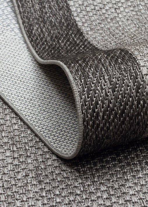 Savne Koyu Gri Kırmızı Bordürlü Dokulu Modern Kilim – kenar detayı