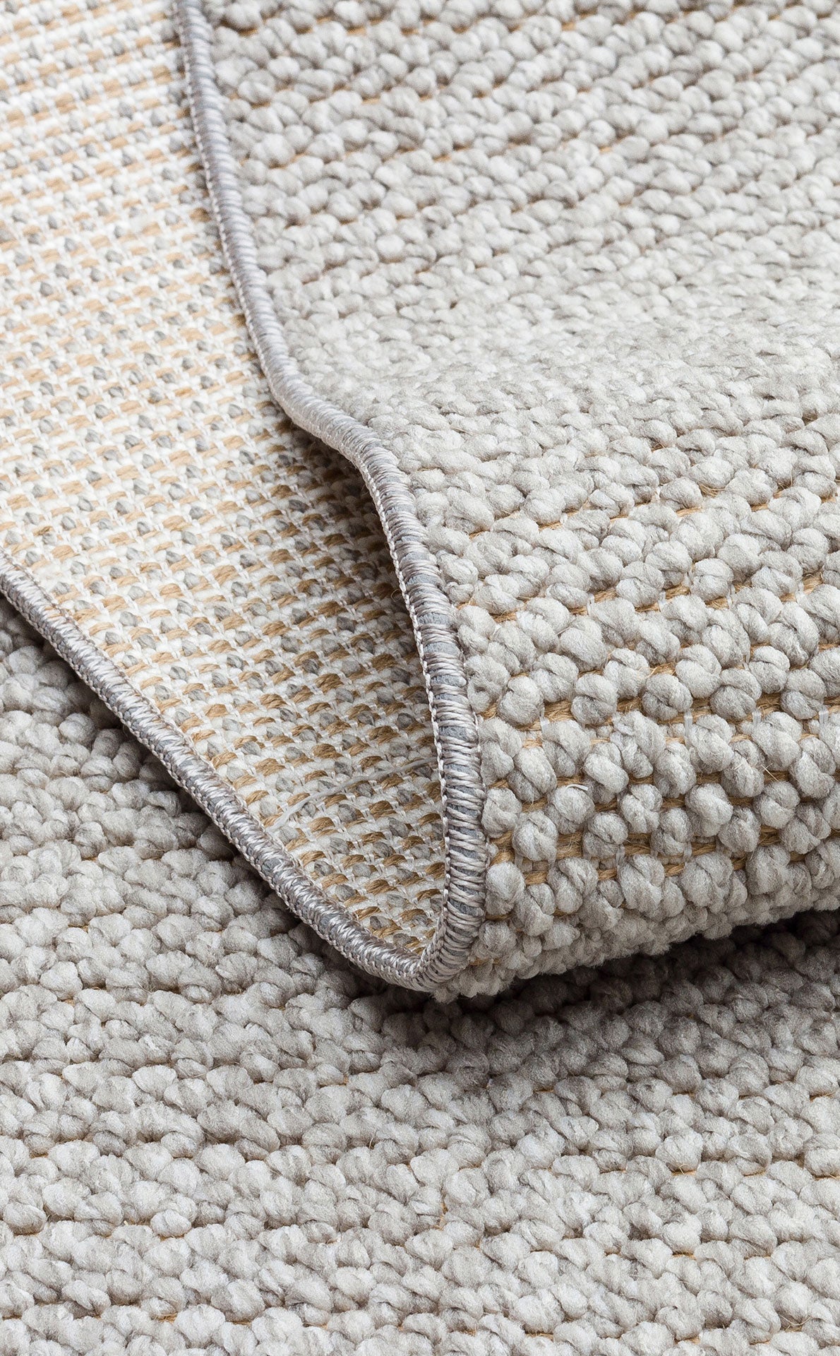 Aleva Bej Gri Düz Renk Modern Polyester Makine Halısı – mekânda kullanım