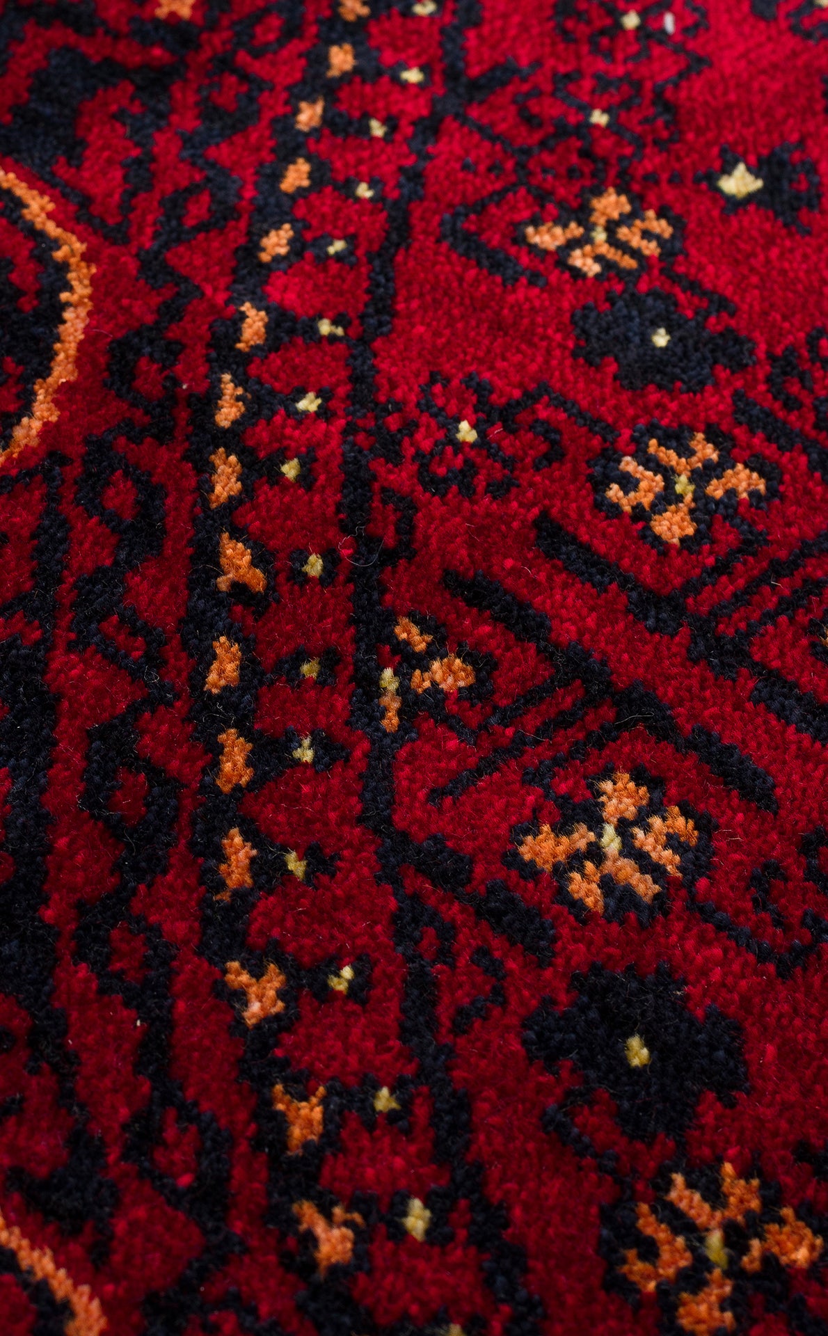 Zamar Bordo Lacivert Geometrik Desenli Yuvarlak Makine Halısı – detay görünümü