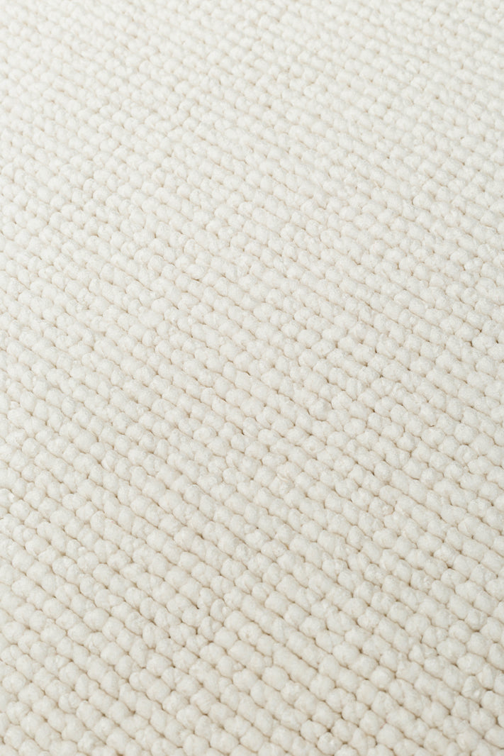 Vayra Beyaz Düz Tek Renk Saçaklı Minimal Halı – doku yakın çekim