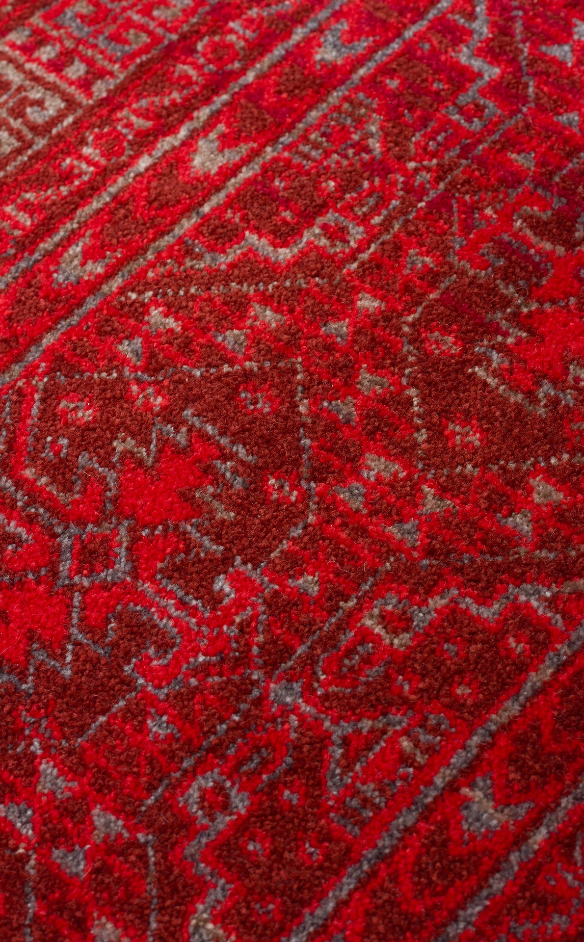 Ruvio Kırmızı Gri Etnik Desenli Modern Halı – detay görünümü