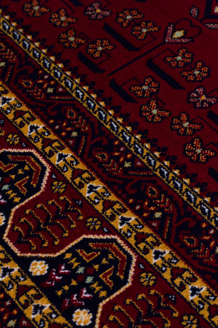 Torka Bordo Bej Geometrik Klasik Polyester Halı – mekânda kullanım