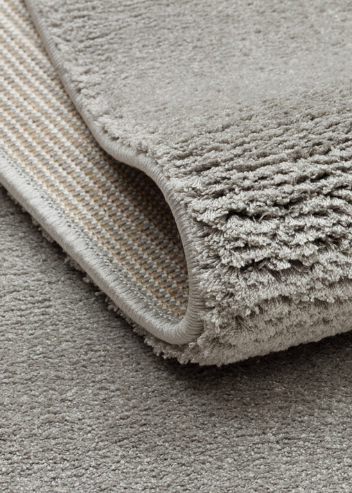 Zuvra Gri Düz Modern Micro Polyester Halı – arka yüz görünümü