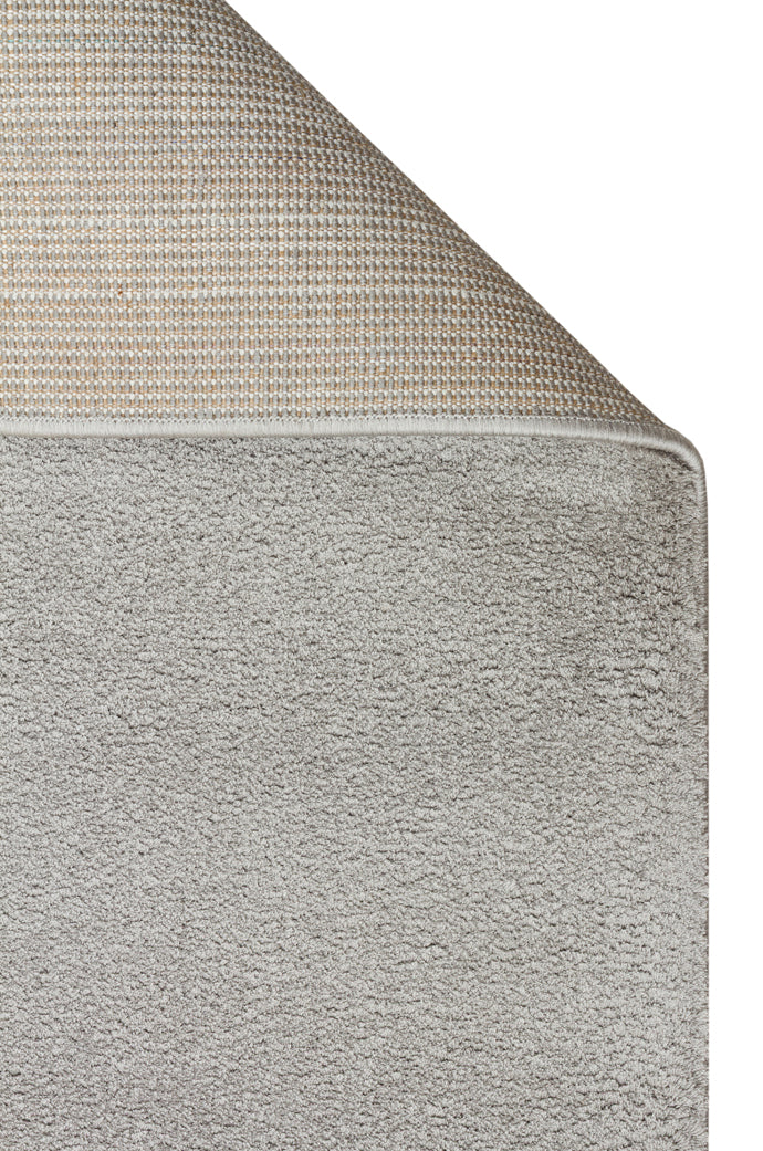 Daelo Açık Gri Beyaz Düz Modern Micro Polyester Makine Halısı – genel görünüm