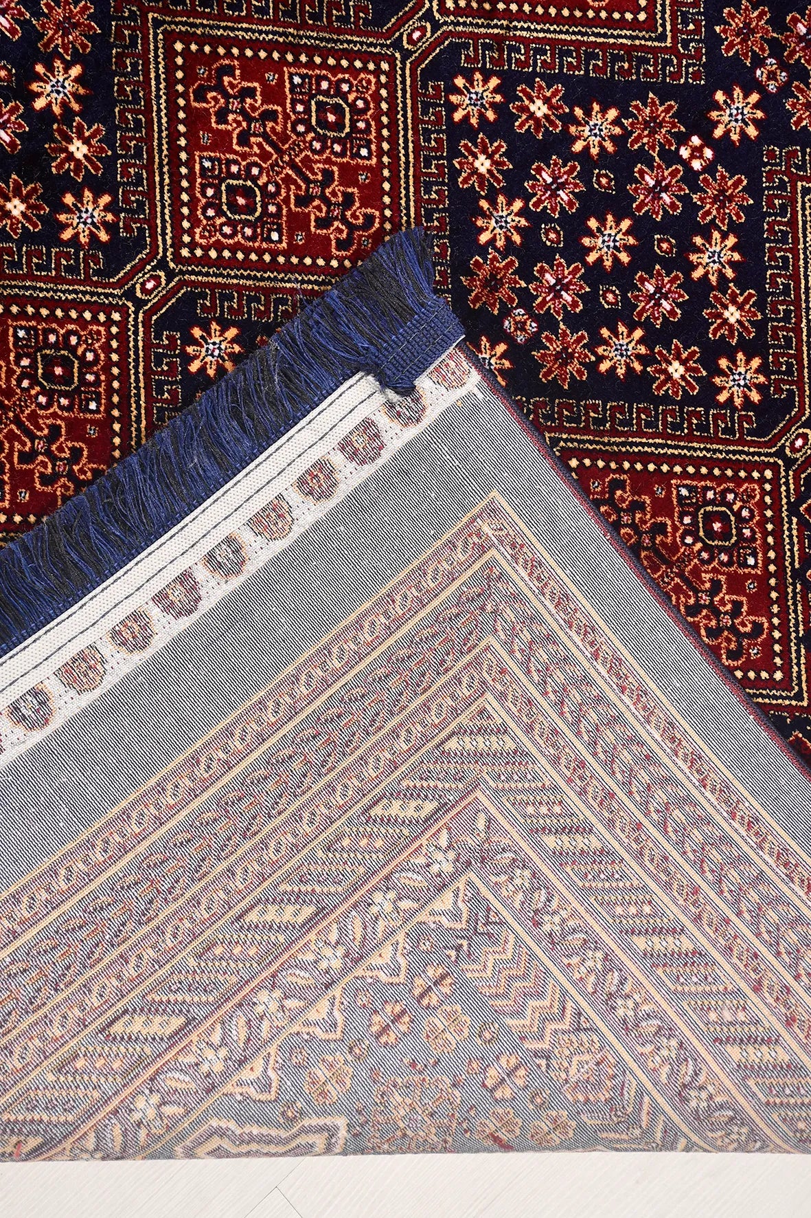 Ravos Kırmızı Lacivert Geometrik Desenli Halı – doku yakın çekim