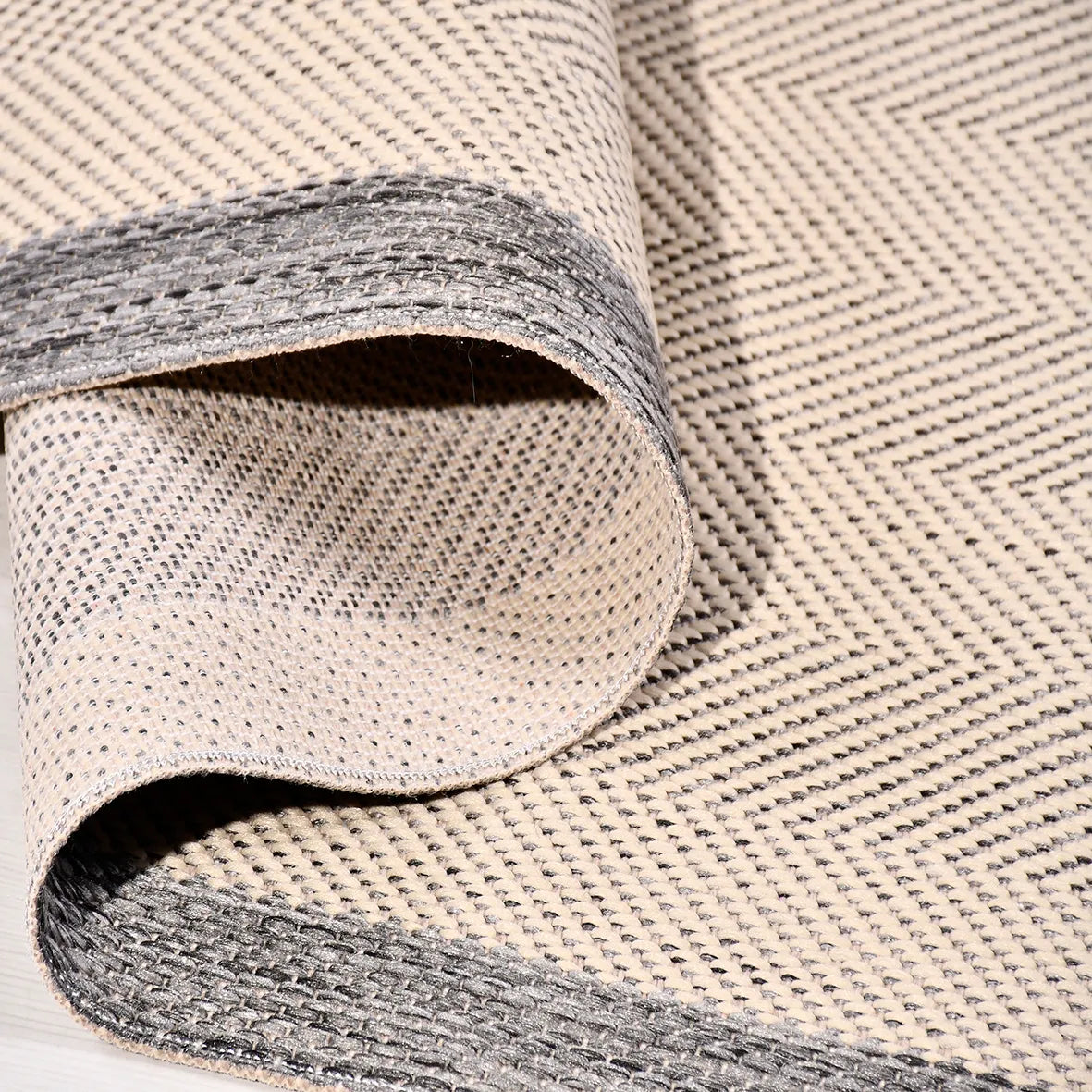 Kaelo Bej Gri Modern Geometrik Sisal Koridor Halısı – doku yakın çekim