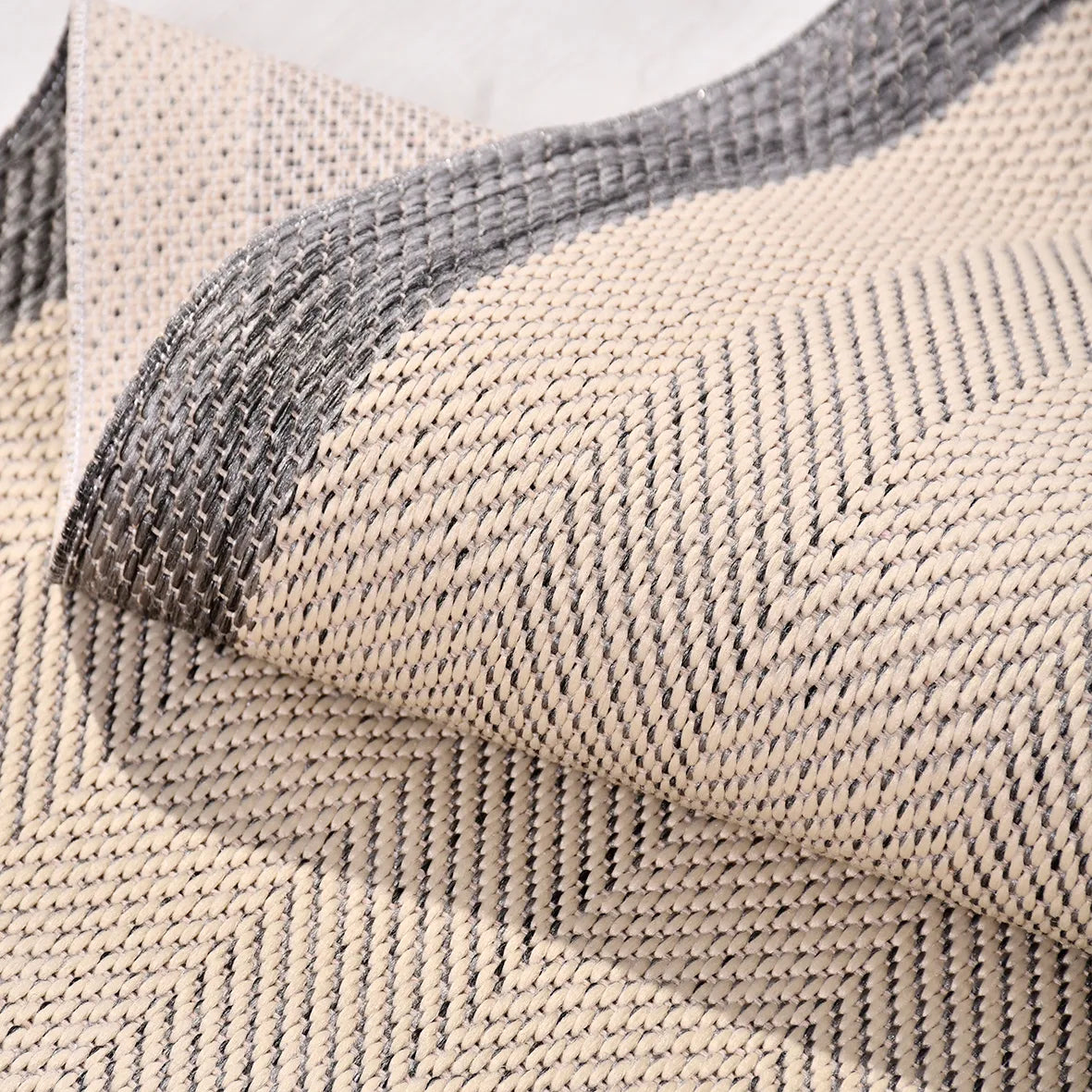 Kaelo Bej Gri Modern Geometrik Sisal Koridor Halısı – detay görünümü