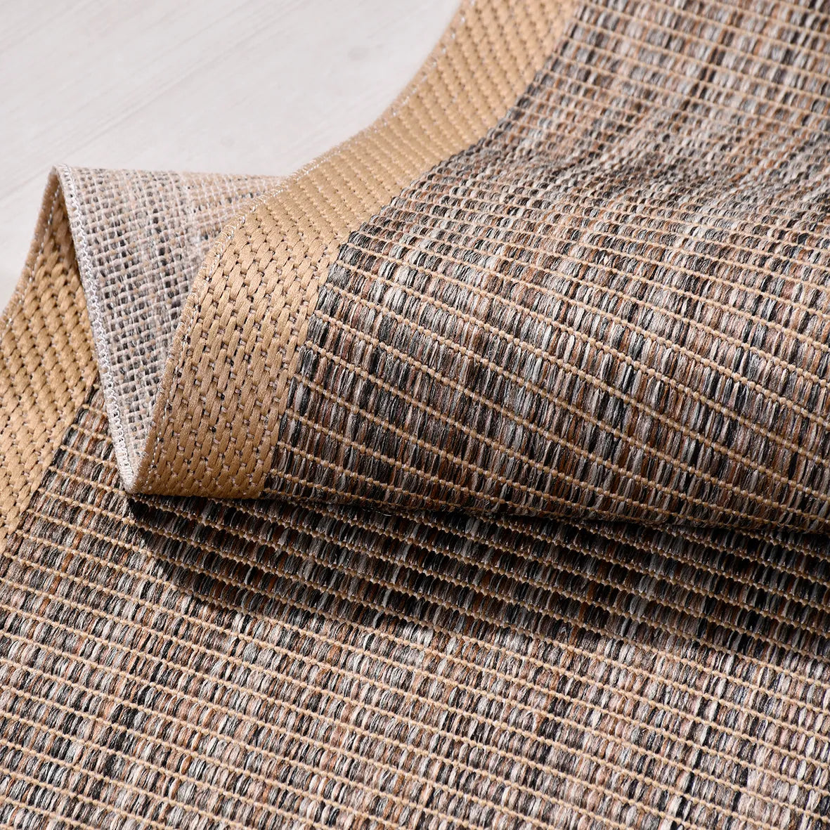 Kaelo Bej Kahverengi Modern Geometrik Dokulu Halı – doku yakın çekim