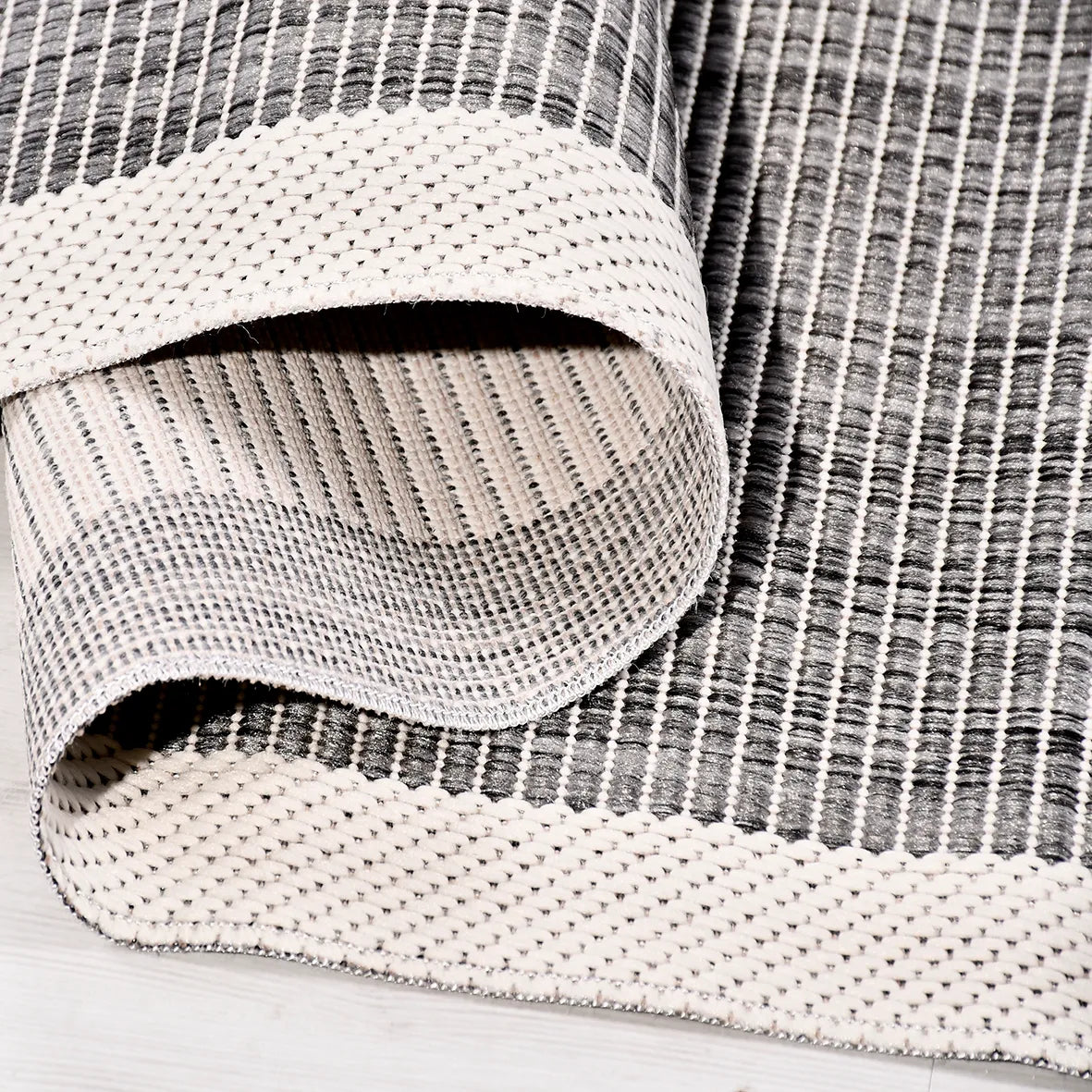 Kaelo Gri Beyaz Modern Geometrik Kabartmalı Sisal Halı – genel görünüm