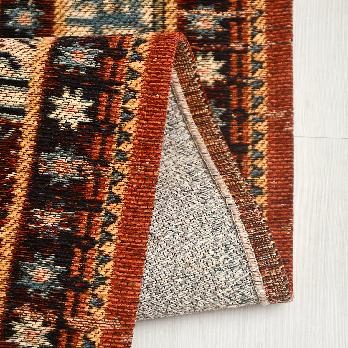 Torgin Kırmızı Lacivert Etnik Geometrik Kilim
