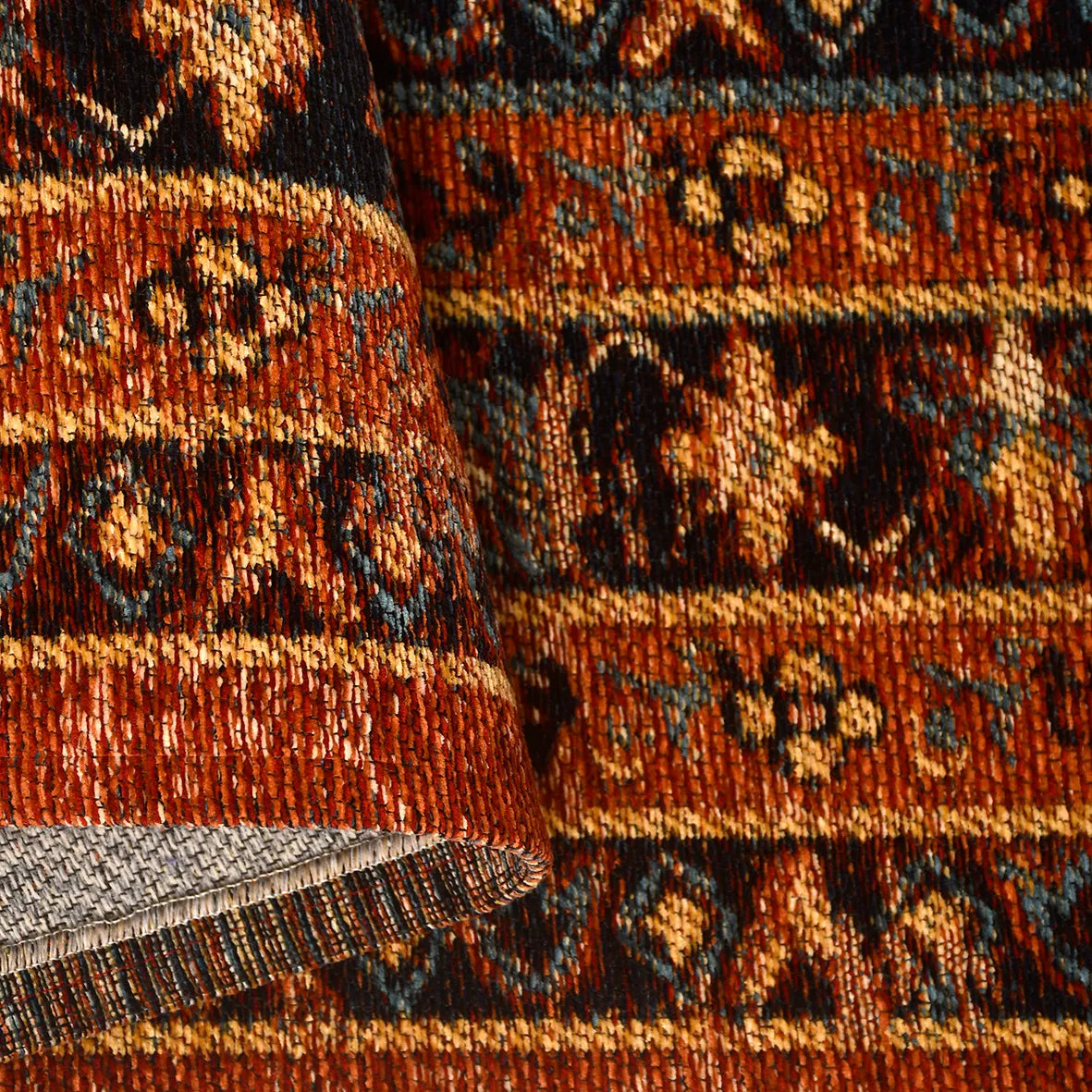 Torgin Kırmızı Lacivert Etnik Yolluk Kilim – doku yakın çekim