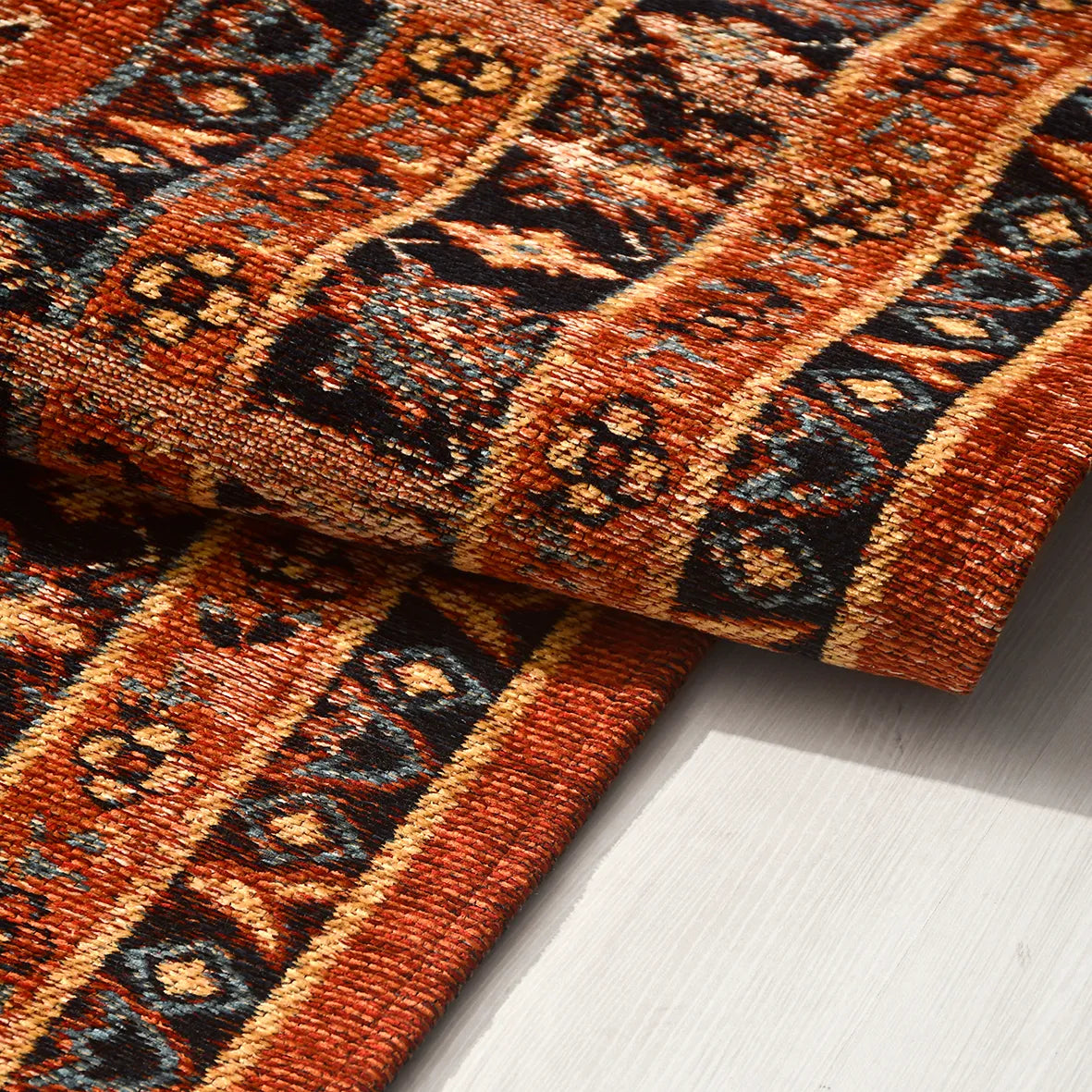 Torgin Kırmızı Lacivert Etnik Yolluk Kilim – detay görünümü