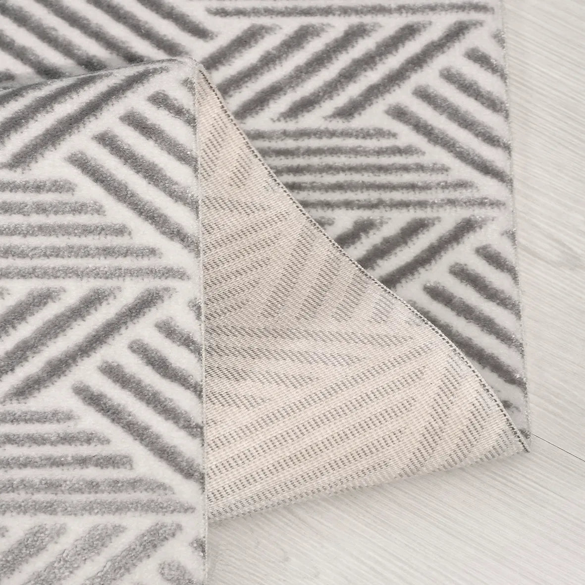 Aleru Gri Beyaz Geometrik Desenli Modern Halı
