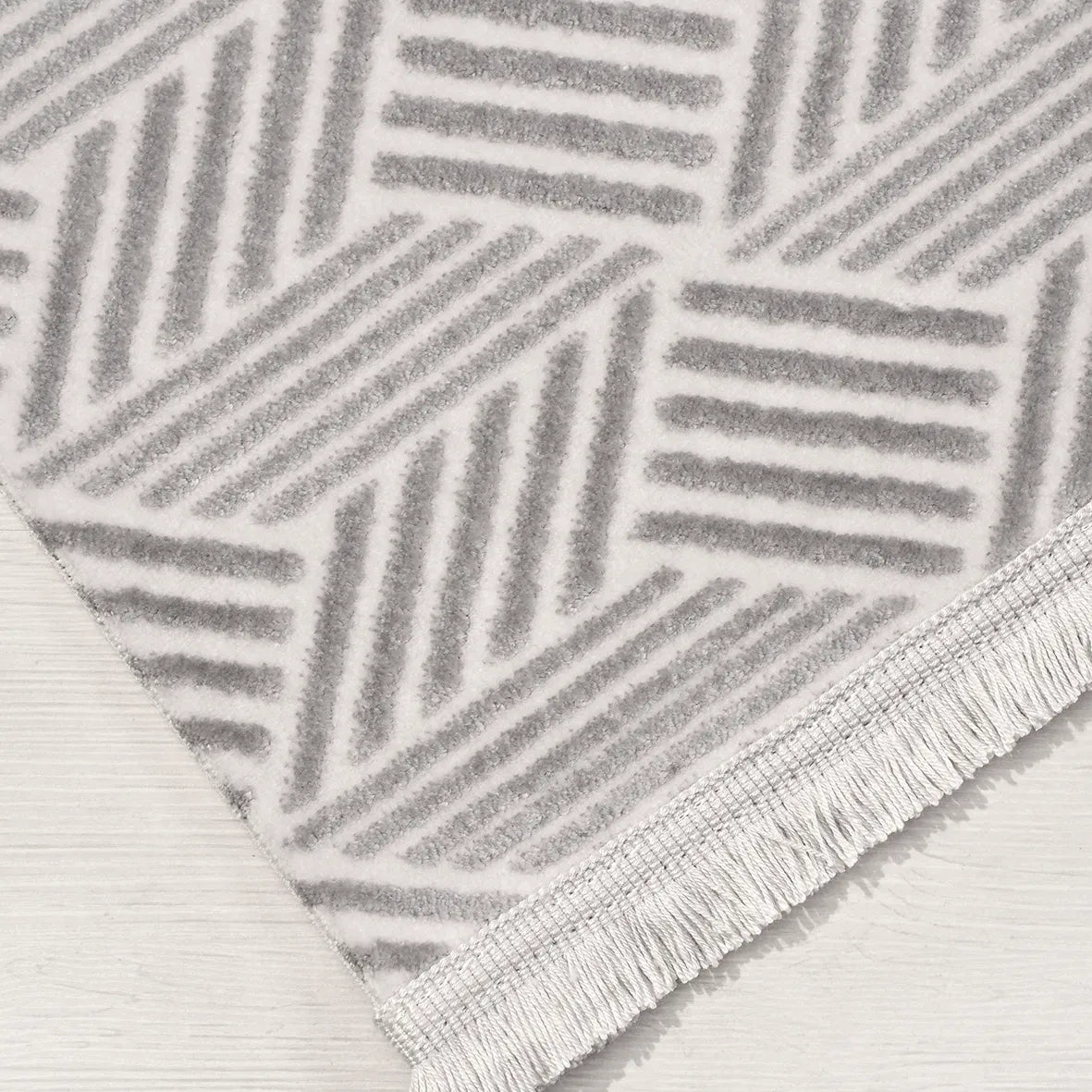 Aleru Gri Beyaz Geometrik Desenli Modern Halı – detay görünümü
