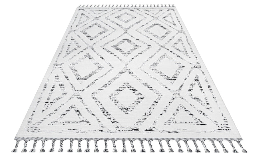 Modern Geometric Runner Rug in White, Grey and Black – in the living room