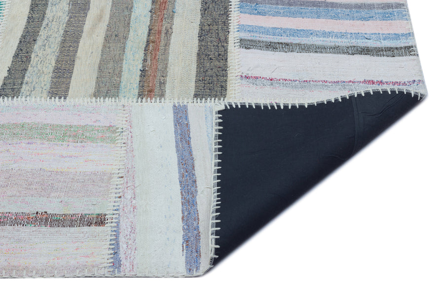 Kenove Beyaz ve Çok Renkli Çizgili El Dokuma Kilim 160x227 cm – detay görünümü
